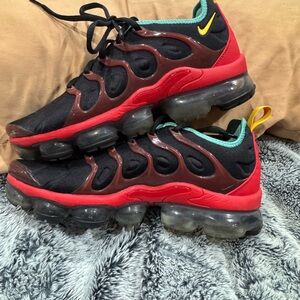 Nike VaporMax Plus - Black and Red